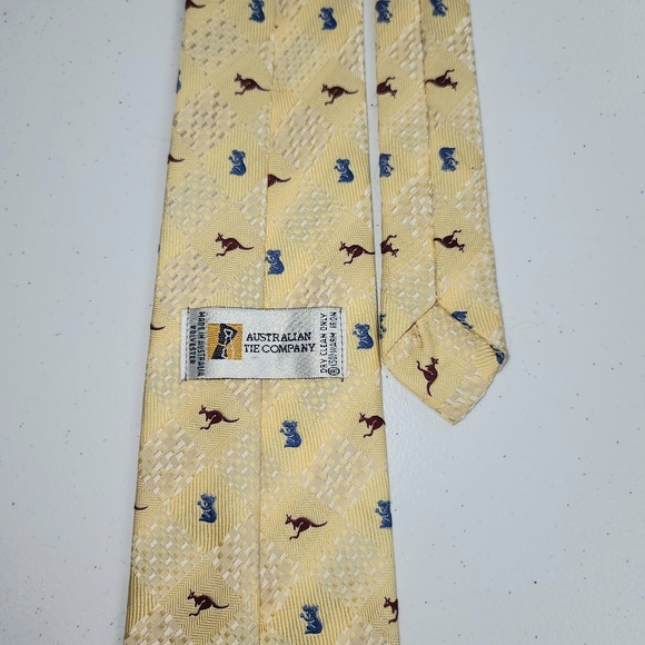 Australian Tie Company Kangaroo and Koala Tie - Picture 5 of 5